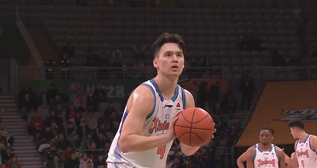 开云官网-痛快！赵继伟复出砍24+3+7，率四冠王力克强敌，杨鸣第一时间猛夸