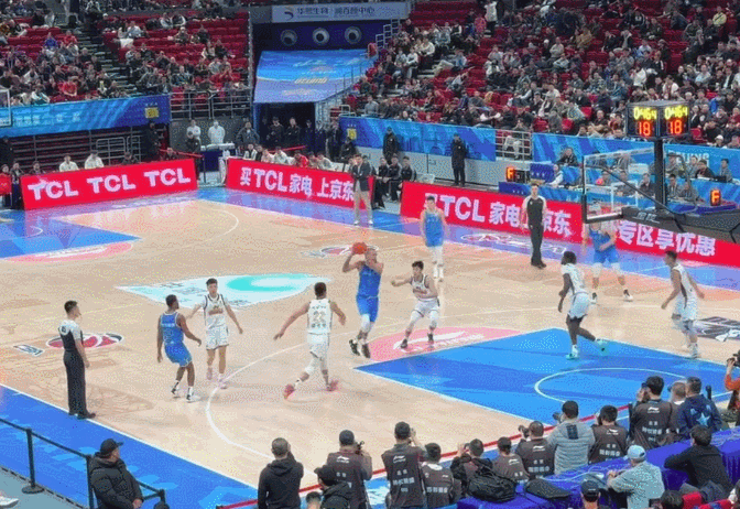 开云下载-北京送四川24连败！周琦4中4砍11+7 麦基首秀12+6+3低开高走秀暴扣|卡迪姆赛|方硕|贝利|陈盈骏|贾维尔-麦基_新浪体育_新浪新闻